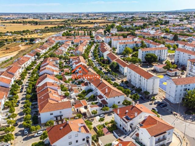 MORADIA T3 EM ÉVORA
