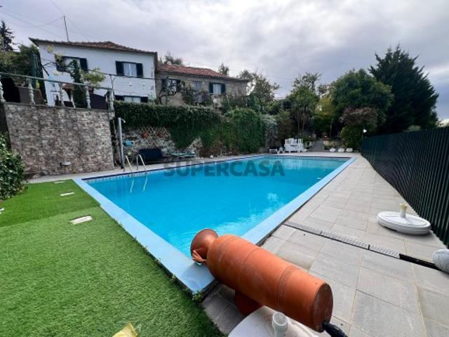 Moradia T3 em estilo Rústico em Oliveira do Douro, Cinfães, com Piscina, Churrasqueira e Vinha