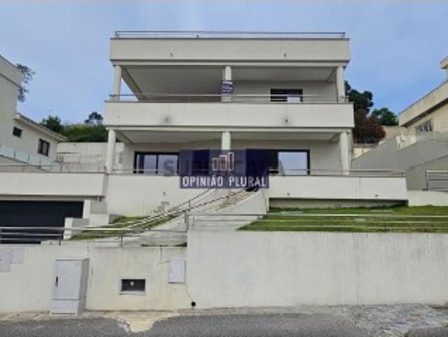 Moradia T3 de Luxo com Vista Panorâmica para o Rio Douro Jovim Gondomar