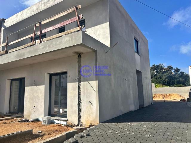 Moradia T3 em fase de construção