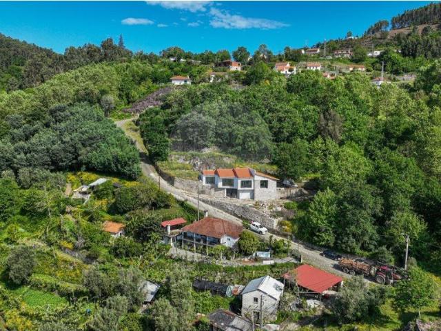 Moradia T3, em fase de acabamentos 0m² Campanhó e Paradança