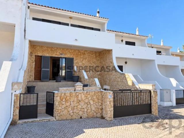 Moradia T3 em Faro Sé e São Pedro