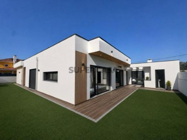 Moradia T3 em Fernão Ferro