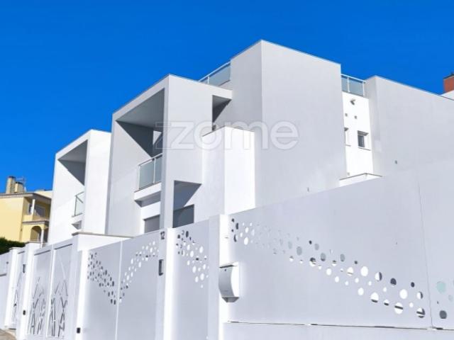 Moradia T3 em Ferragudo Bela Vista Lagoa