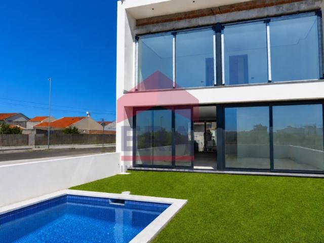 Moradia T3 em Ferrel, Peniche