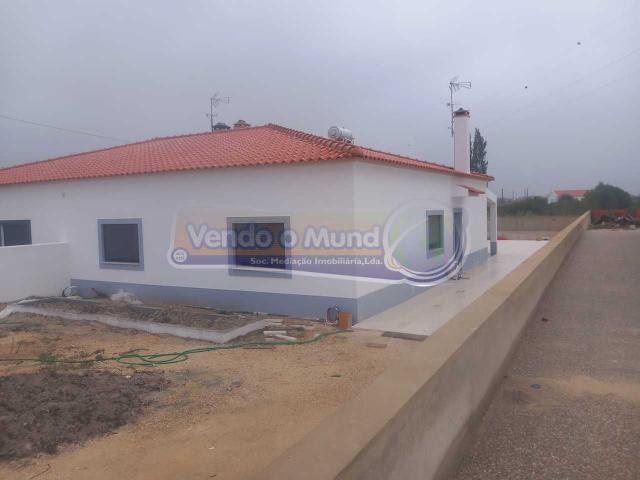 Moradia T3 em Foros de Almada, Santo Estevão STE071