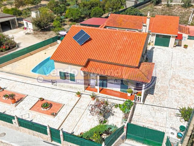 Moradia T3 em Foros de Salvaterra F846