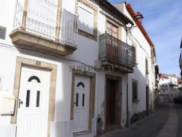Moradia T3 em Freixo de Espada à Cinta, Distrito de Bragança