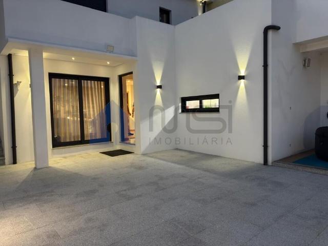 Moradia T3 em Matosinhos — Conforto e Elegância