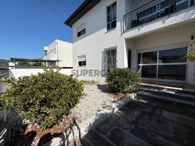 Moradia T3 em Galegos Santa Maria