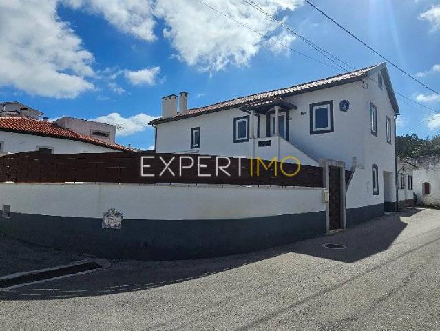 Moradia T3 em Juncal