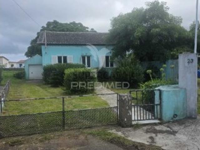 Moradia T3 em Lajes