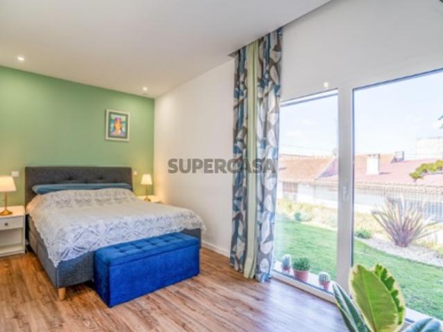 Moradia T3 em Leiria com terraço e churrasqueira