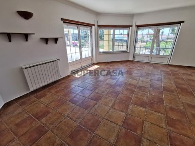 Moradia T3 em Lote de 430 m2, próxima à praia | Sobral, Lourinhã