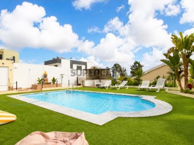 Moradia T3 em lote de 936m2 em Vila Alegre, Fernão Ferro