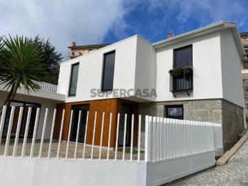 Moradia T3 em Paredes de Viadores e Manhuncelos