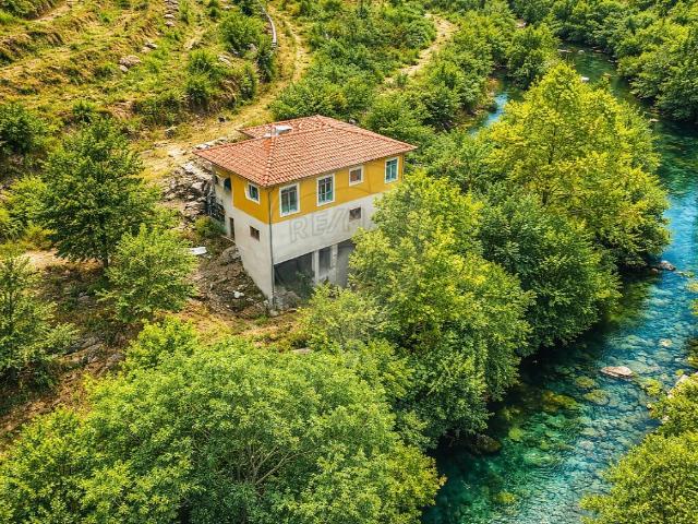 Moradia T3 em Pedraça Cabeceiras de Basto, com 14.000 m² à. 0m² Pedraça