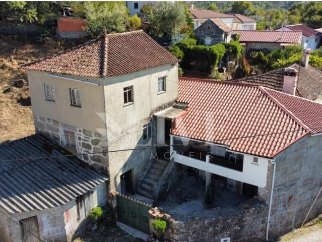 Moradia T3 em Pedra com Terreno
