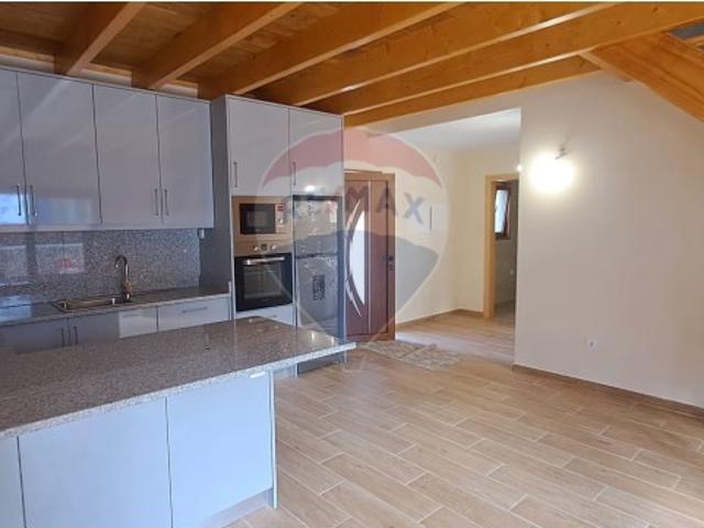 Moradia T3 em pedra completamente restaurada!