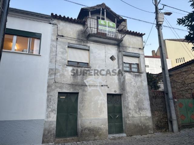 Moradia T3 em Pero Viseu