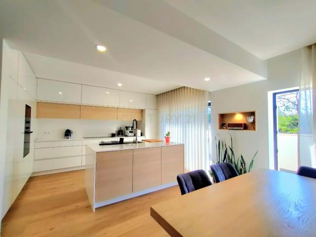 Moradia T3 em Primeira Linha de Mar em Cepães, Esposende