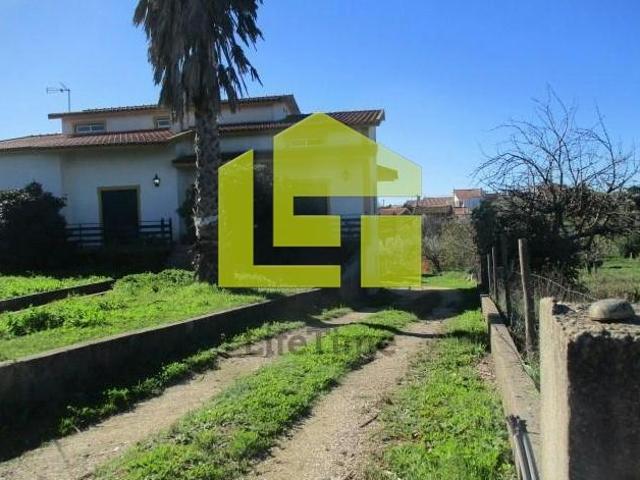 Moradia T3 em Proença a Nova