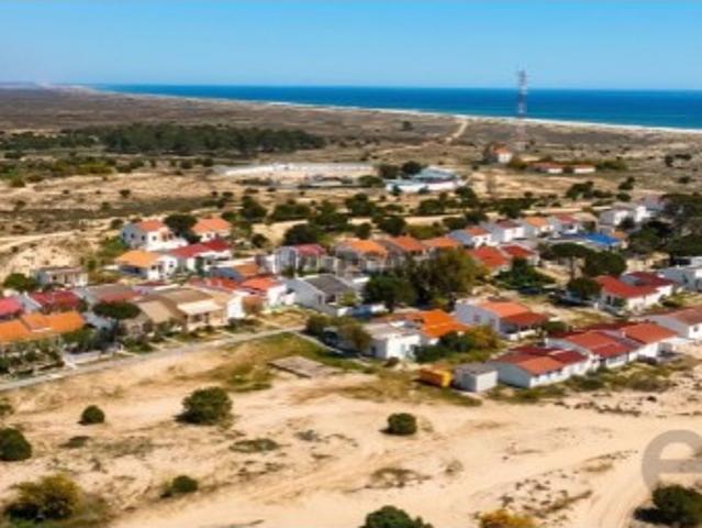 Moradia T3 em Quelfes