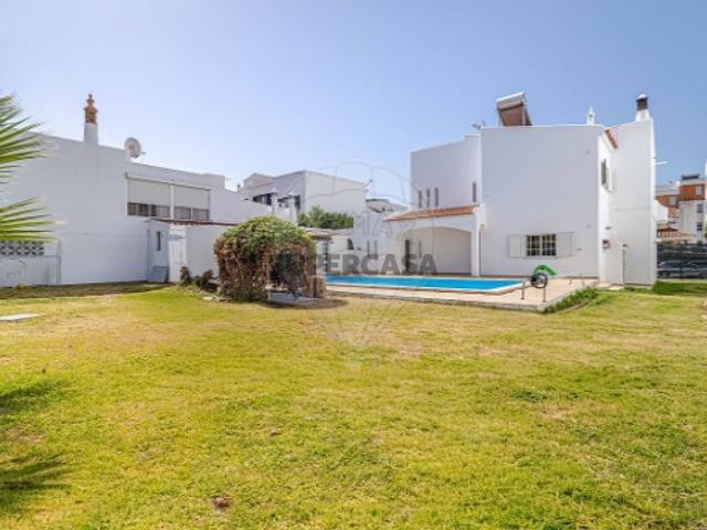 Moradia T3 em Quelfes