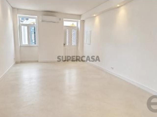 Moradia T3 em Quelfes