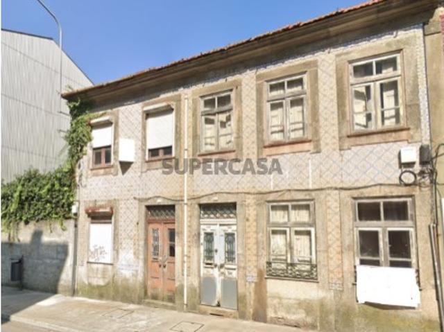 Moradia T3 em remodelação no centro do Porto ENTREGUE CHAVE NA MÃO