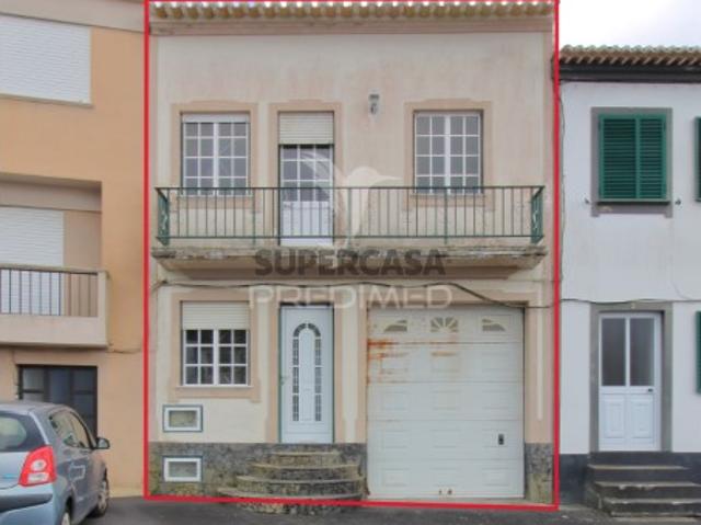 Moradia T3 em Ribeirinha