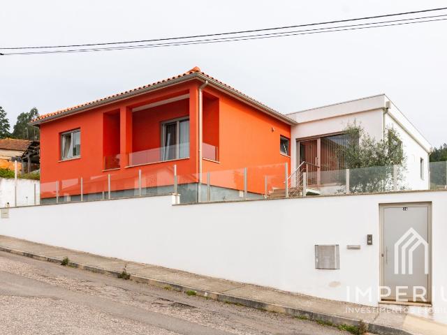 Moradia T3 em São João de Loure