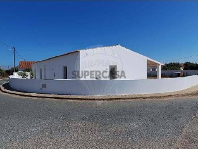 Moradia T3 em São Salvador e Santa Maria