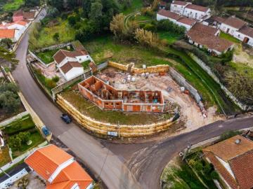 Moradia T3 em Salir de Matos