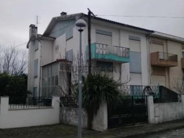 Moradia T3 em Santa Marta de Portuzelo