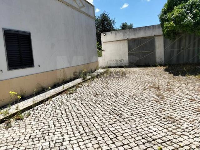Moradia T3 em Santa Bárbara de Nexe