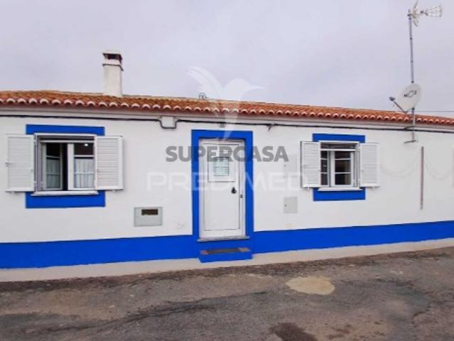 Moradia T3 em Santa Vitória e Mombeja