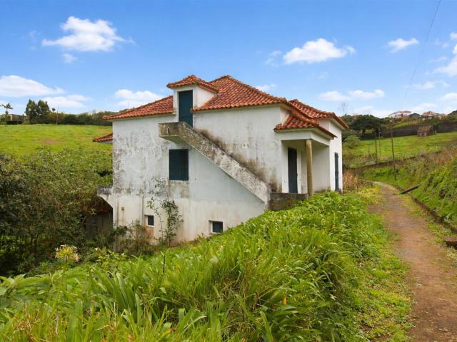 Moradia T3 em Santana com Potencial Residencial e Turístico 142m² Santana
