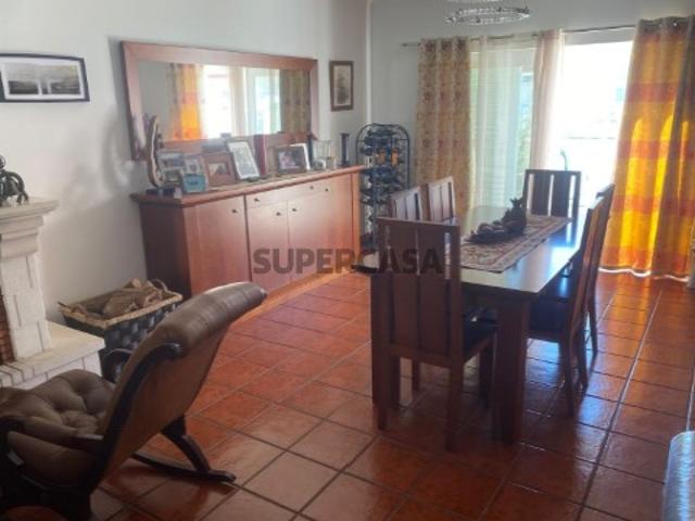 Moradia T3 em Sarilhos Pequenos