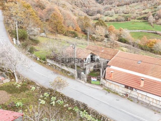 Moradia T3 em Sezelhe e Covelães