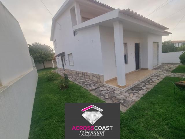 Moradia T3 em Torres Vedras para Arrendamento – Próxima da Praia de Santa Cruz