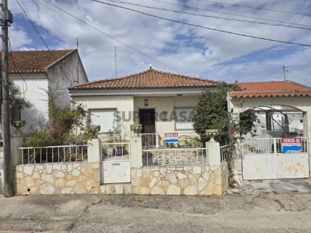 Moradia T3 em Vale de Santarém