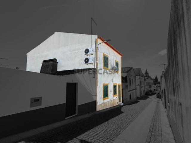 Moradia T3 em Viana do Alentejo