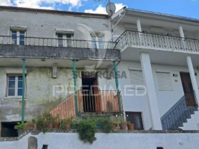 Moradia T3 em Vila Cova de Alva e Anseriz
