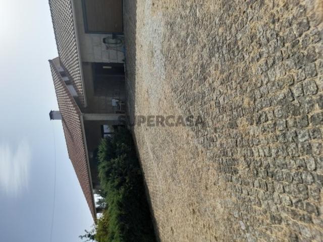 Moradia T3 em Vilar de Perdizes e Meixide