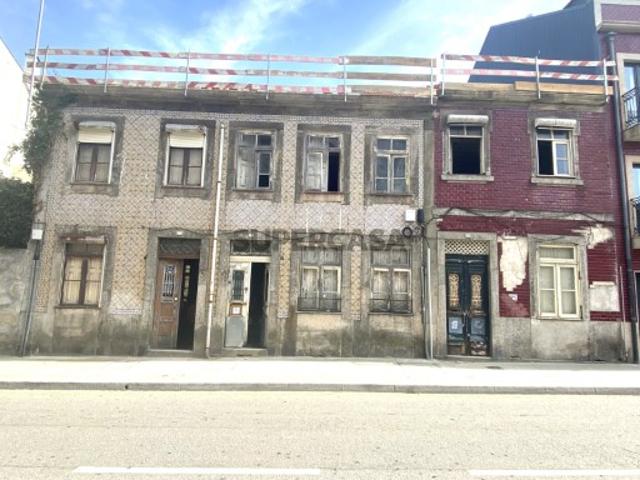 Moradia T3 + Escritório com Pátio Privativo em Cedofeita Porto | 695.000€