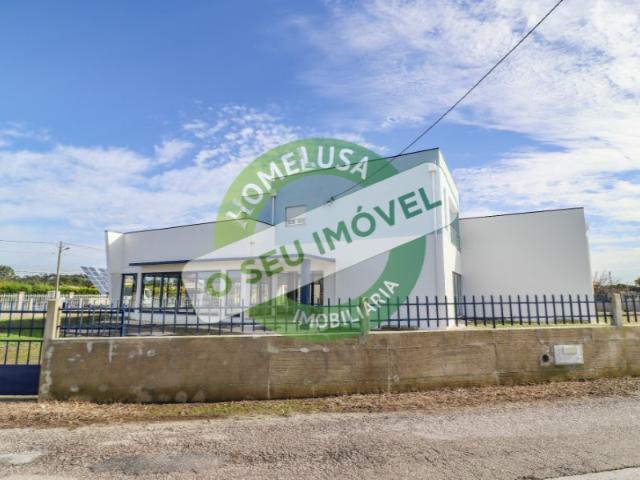 Moradia T3 + Espaço comercial Tocha