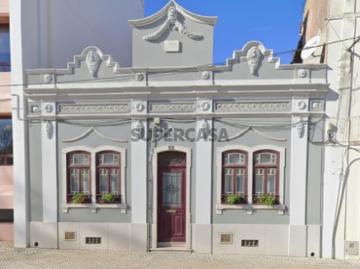 MORADIA T3 ESTILO SENHORIAL NO BARREIRO