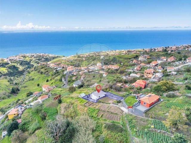 ? Moradia T3 – Estreito da Calheta, 347 000,00 € ? 134m² Estreito Da Calheta