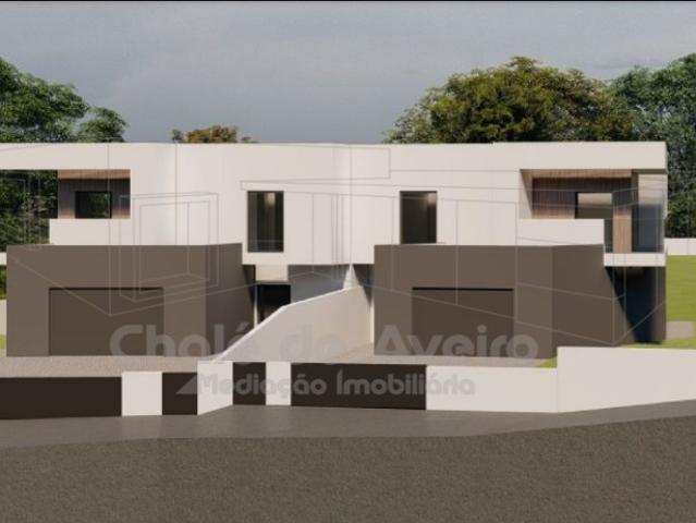 Moradia T3 Geminada em Viseu